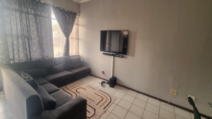 2 Bedroom Property for Sale in Brackenhurst Gauteng