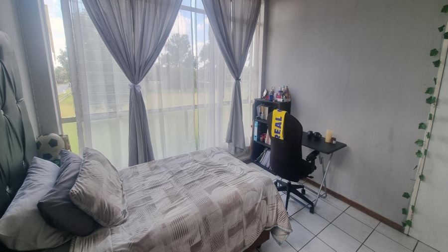 2 Bedroom Property for Sale in Brackenhurst Gauteng