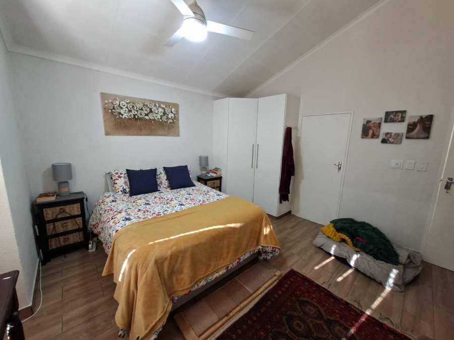 To Let 2 Bedroom Property for Rent in Weltevreden Park Gauteng