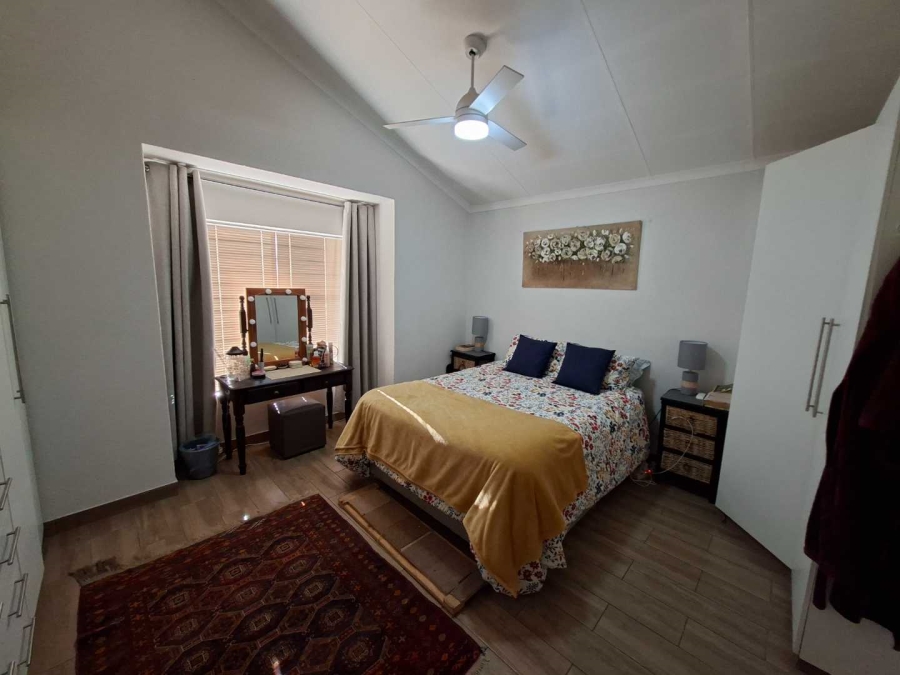 To Let 2 Bedroom Property for Rent in Weltevreden Park Gauteng
