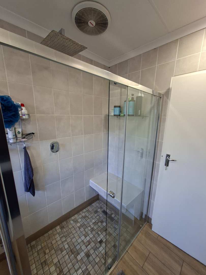 To Let 2 Bedroom Property for Rent in Weltevreden Park Gauteng