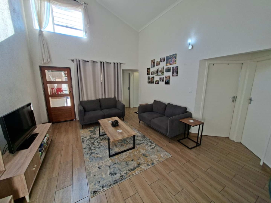 To Let 2 Bedroom Property for Rent in Weltevreden Park Gauteng