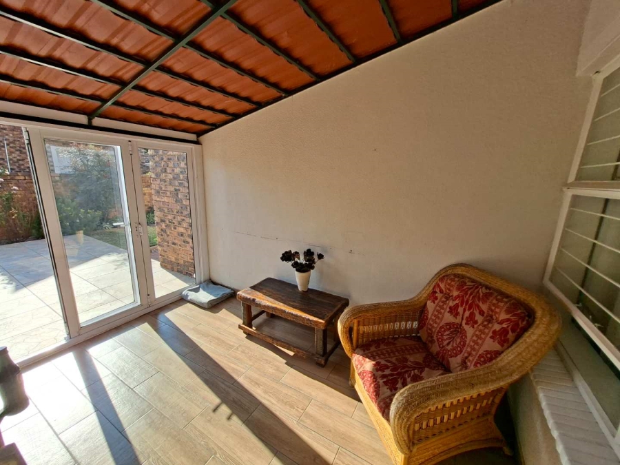 To Let 2 Bedroom Property for Rent in Weltevreden Park Gauteng