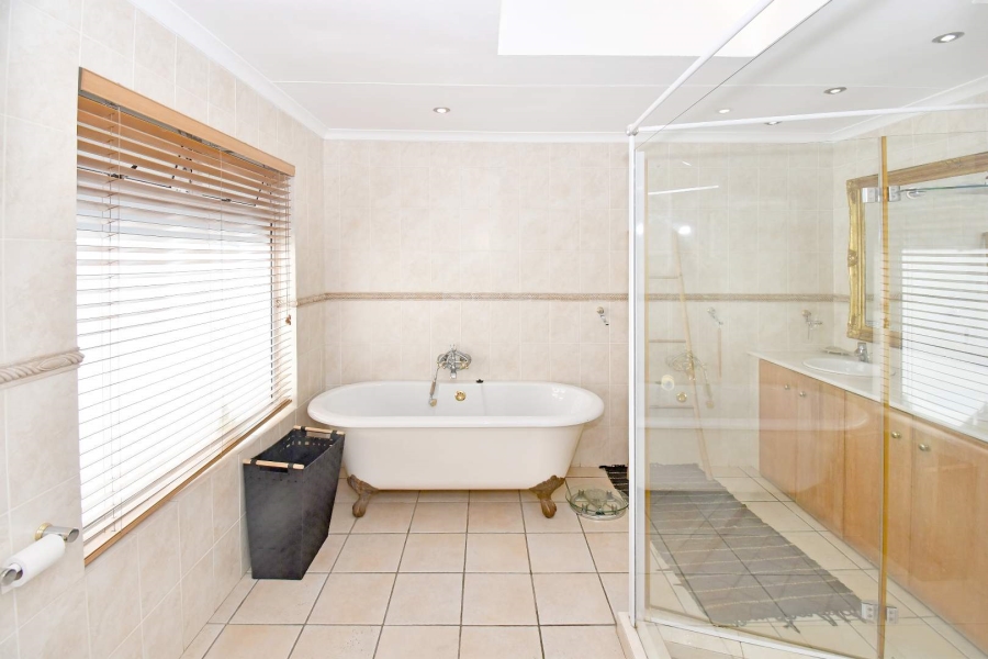3 Bedroom Property for Sale in Fourways Gardens Gauteng