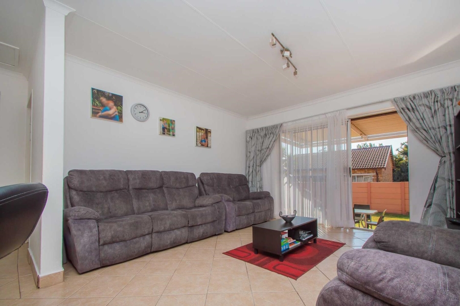 2 Bedroom Property for Sale in Radiokop Gauteng