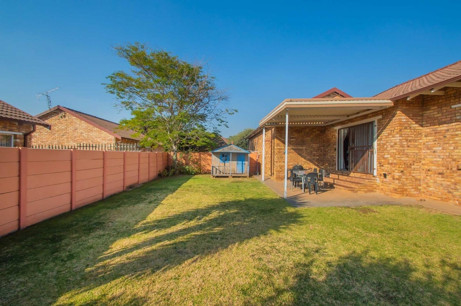 2 Bedroom Property for Sale in Radiokop Gauteng