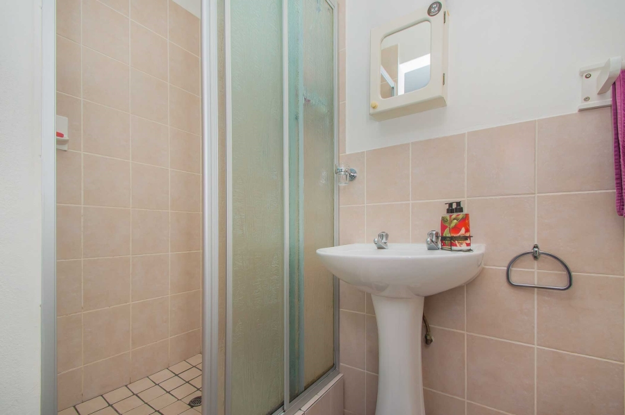 2 Bedroom Property for Sale in Radiokop Gauteng