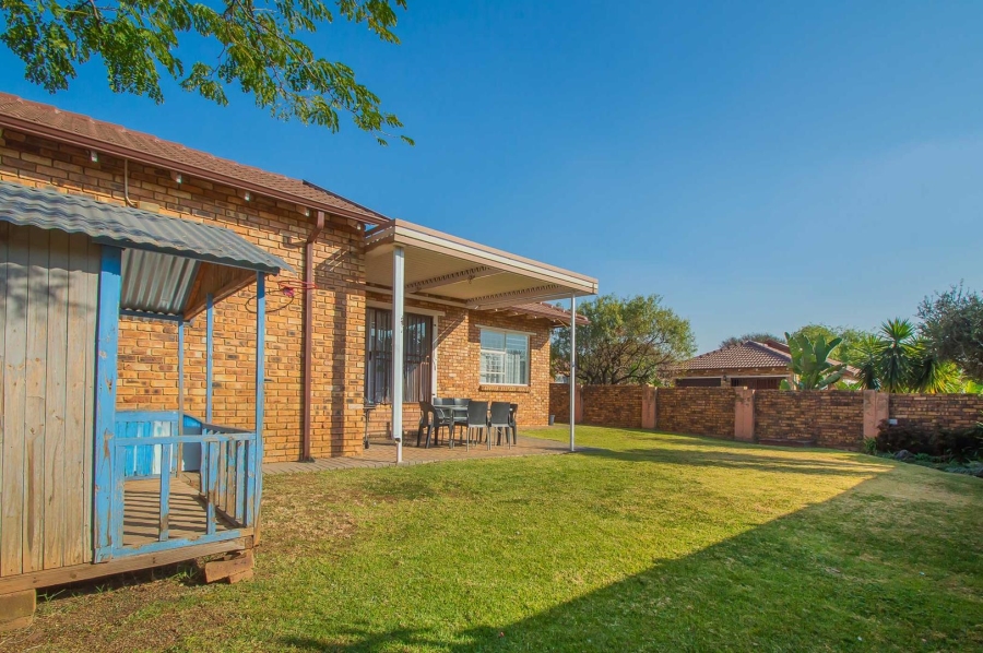 2 Bedroom Property for Sale in Radiokop Gauteng