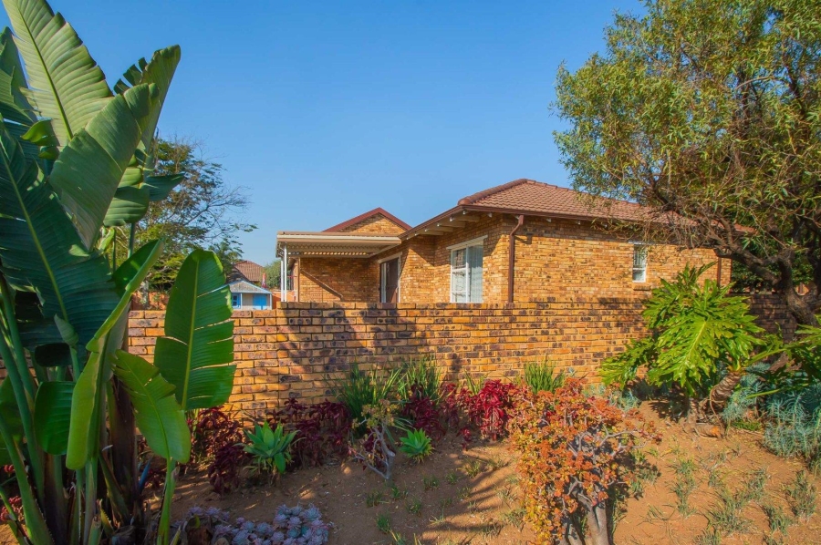 2 Bedroom Property for Sale in Radiokop Gauteng