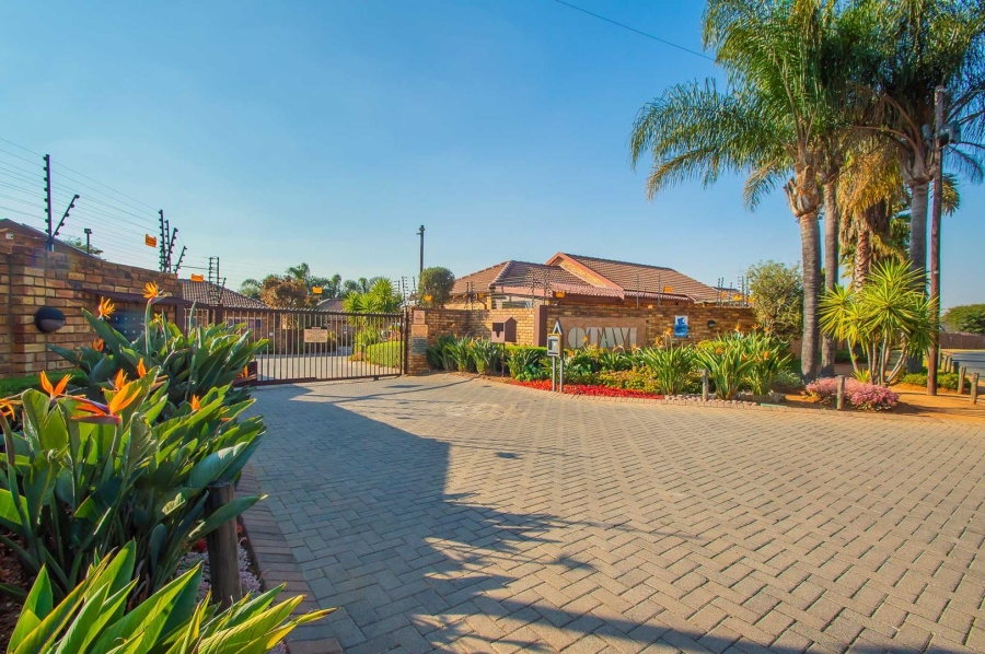 2 Bedroom Property for Sale in Radiokop Gauteng