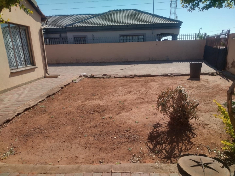 2 Bedroom Property for Sale in Soshanguve VV Gauteng