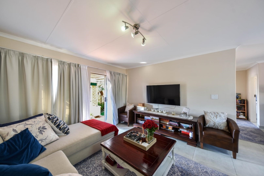 2 Bedroom Property for Sale in Erasmuskloof Gauteng