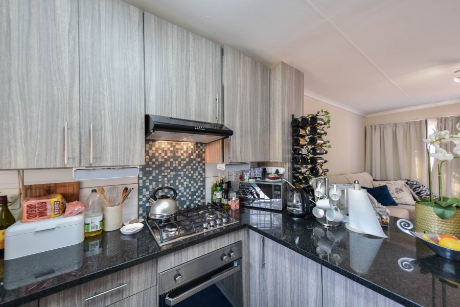 2 Bedroom Property for Sale in Erasmuskloof Gauteng