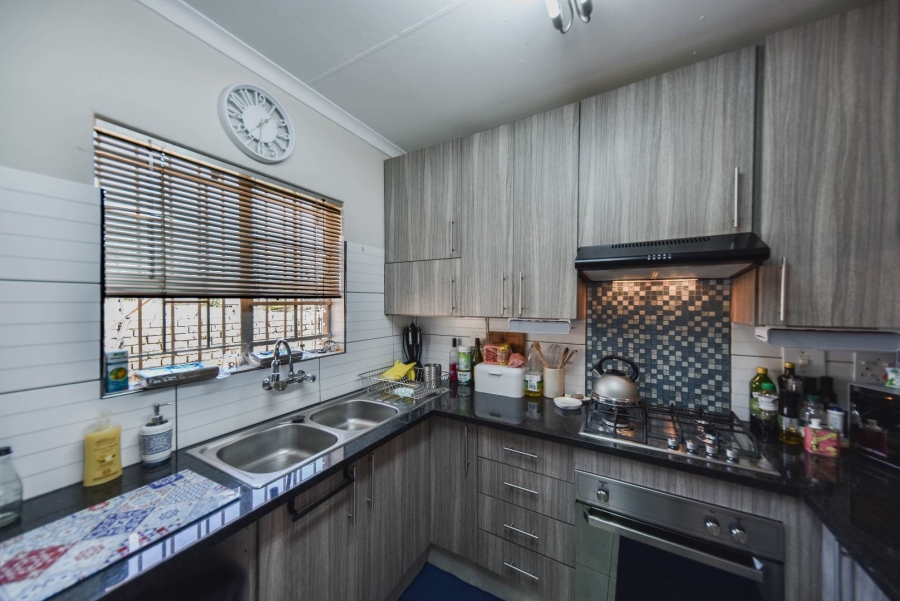 2 Bedroom Property for Sale in Erasmuskloof Gauteng