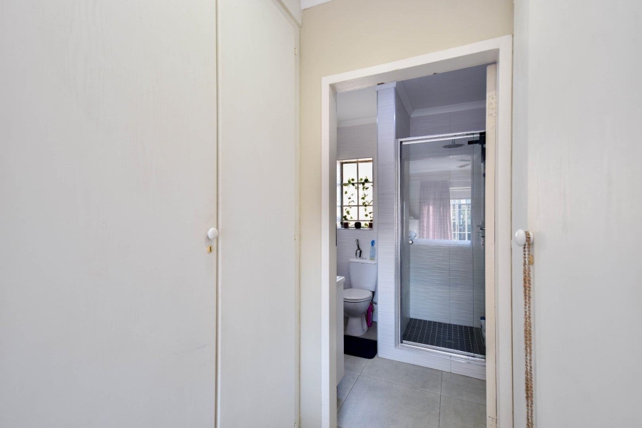 2 Bedroom Property for Sale in Erasmuskloof Gauteng