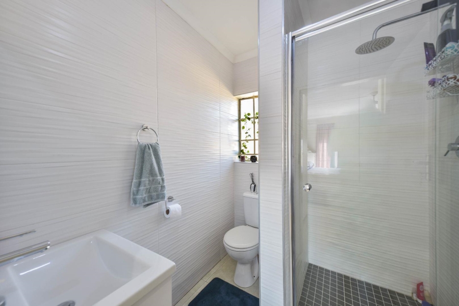 2 Bedroom Property for Sale in Erasmuskloof Gauteng