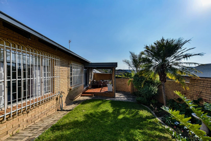 2 Bedroom Property for Sale in Erasmuskloof Gauteng