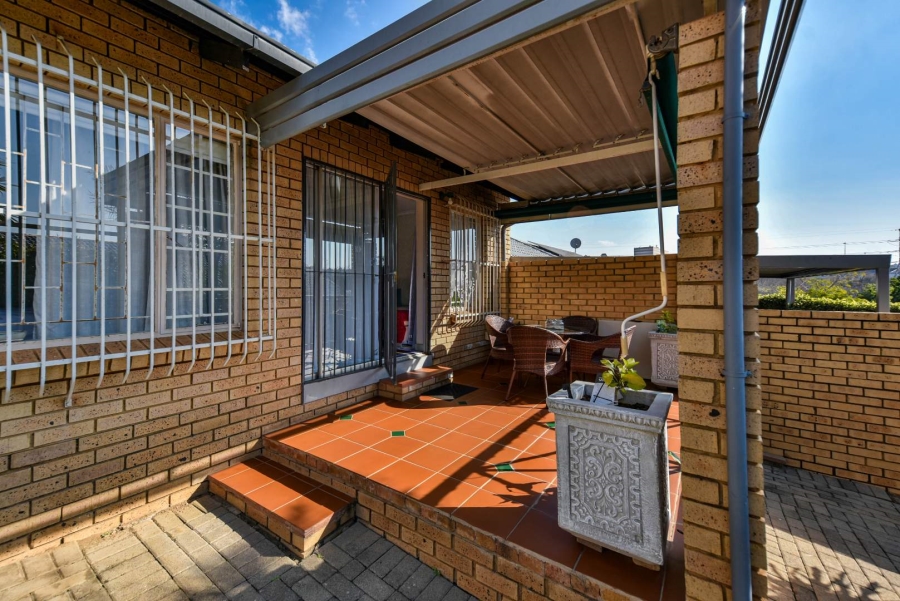 2 Bedroom Property for Sale in Erasmuskloof Gauteng