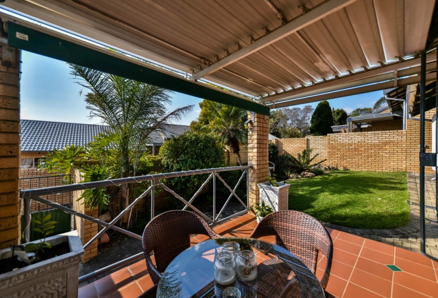2 Bedroom Property for Sale in Erasmuskloof Gauteng