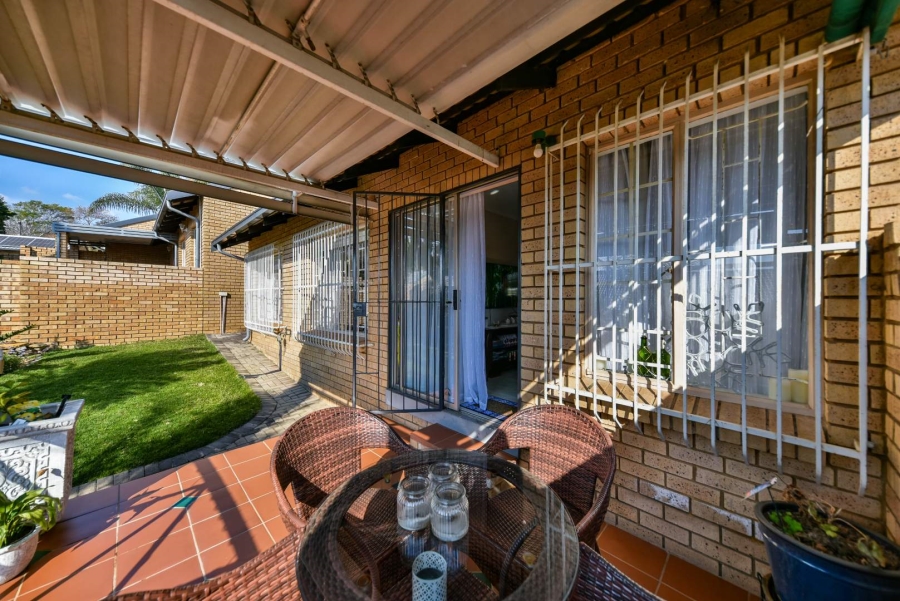2 Bedroom Property for Sale in Erasmuskloof Gauteng