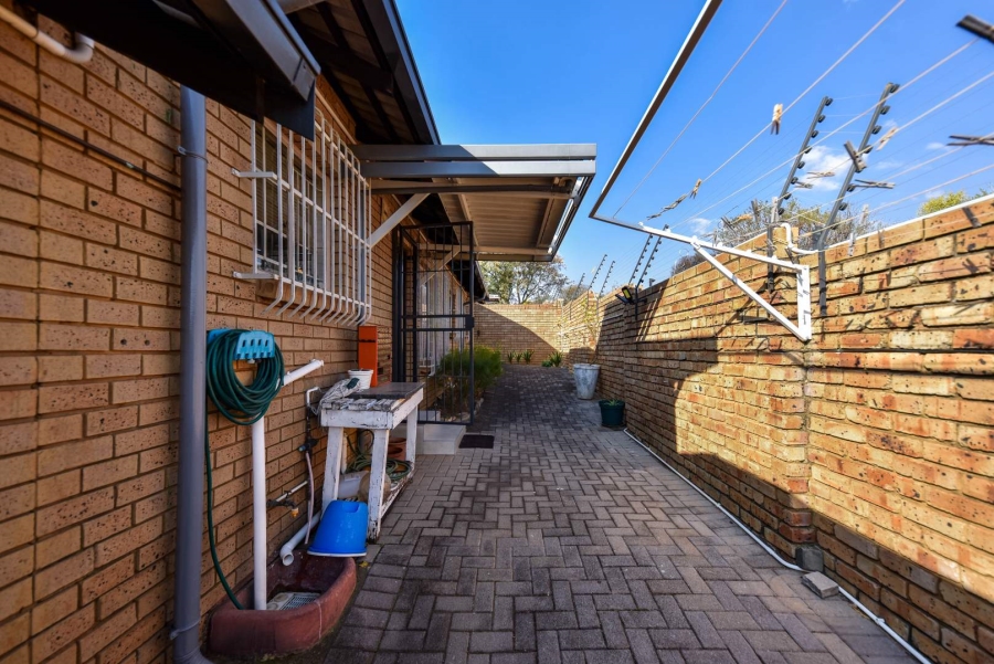 2 Bedroom Property for Sale in Erasmuskloof Gauteng