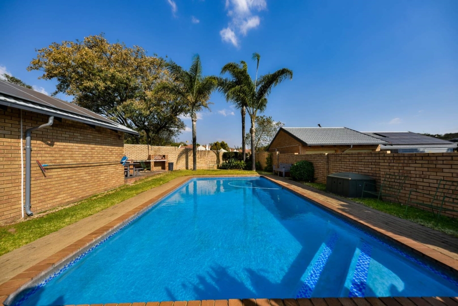 2 Bedroom Property for Sale in Erasmuskloof Gauteng