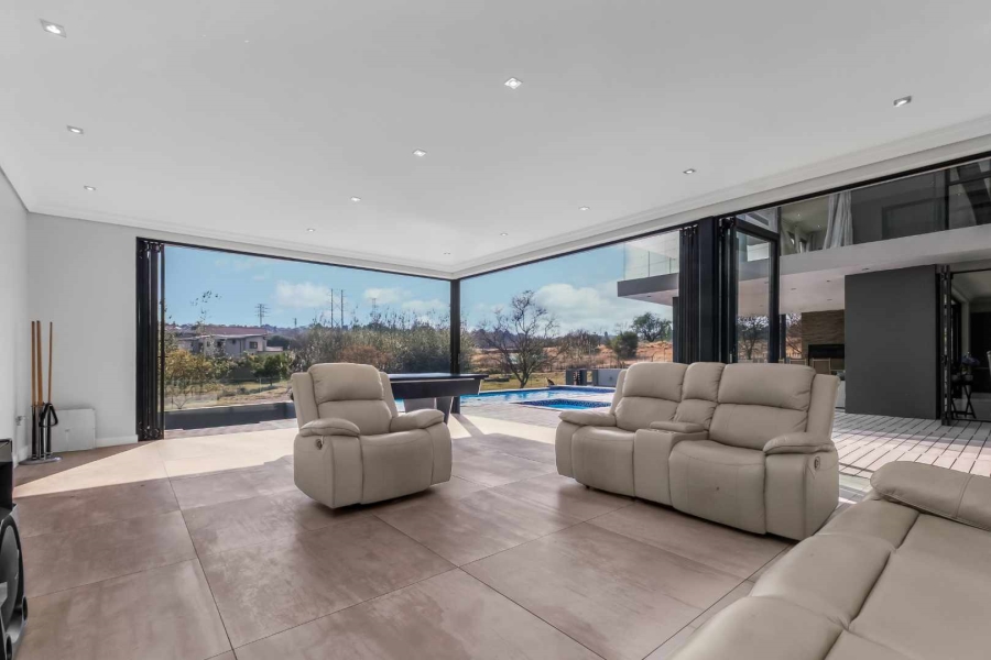 5 Bedroom Property for Sale in Cedar Creek Gauteng