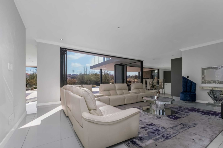 5 Bedroom Property for Sale in Cedar Creek Gauteng