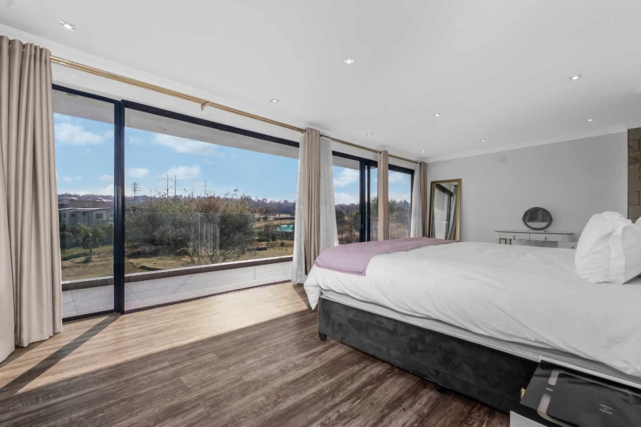 5 Bedroom Property for Sale in Cedar Creek Gauteng