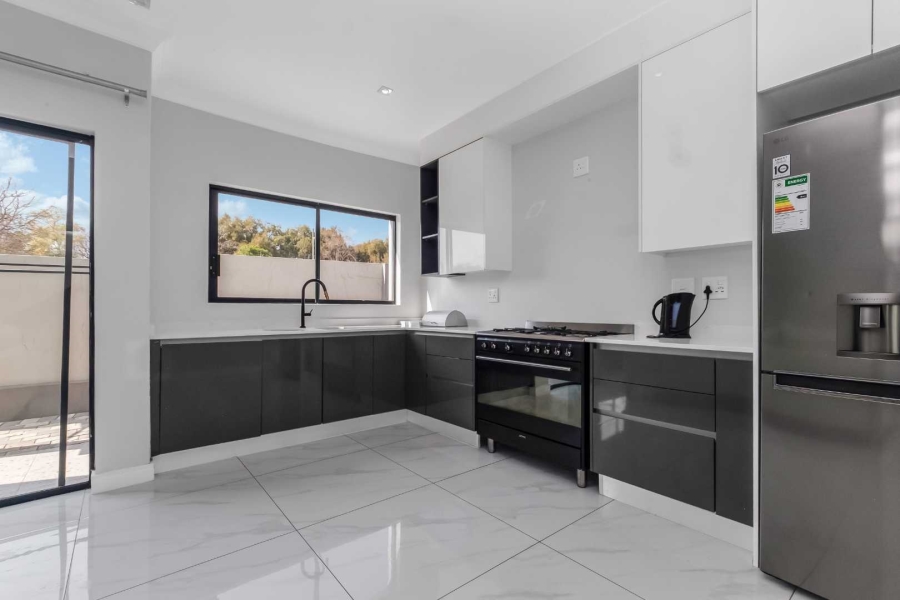 5 Bedroom Property for Sale in Cedar Creek Gauteng