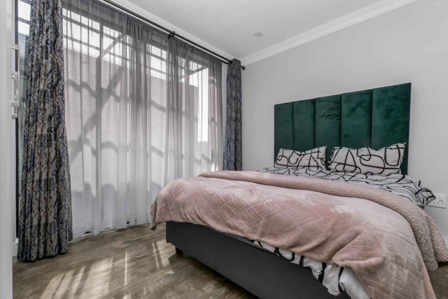 5 Bedroom Property for Sale in Cedar Creek Gauteng