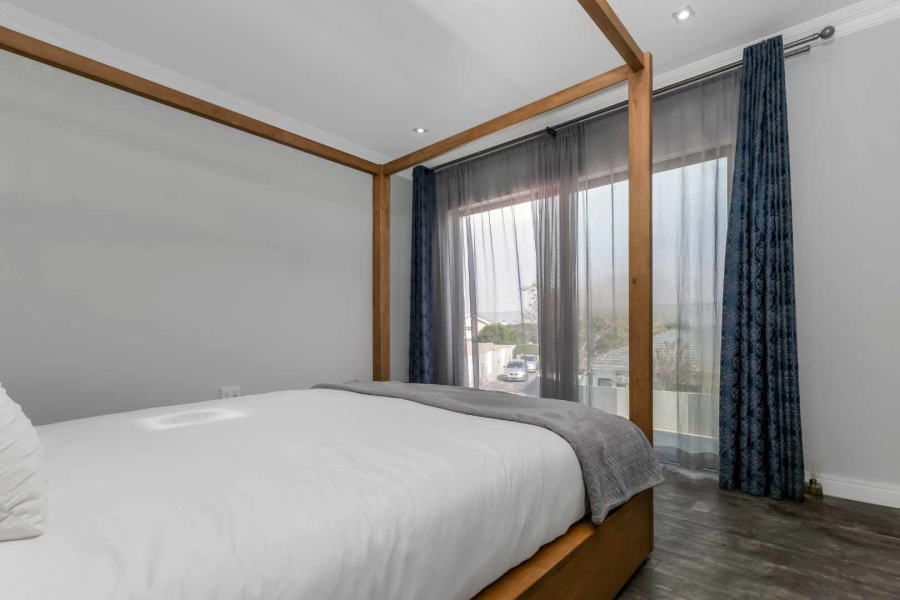 5 Bedroom Property for Sale in Cedar Creek Gauteng