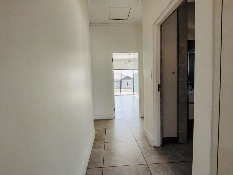 2 Bedroom Property for Sale in Waterfall Gauteng