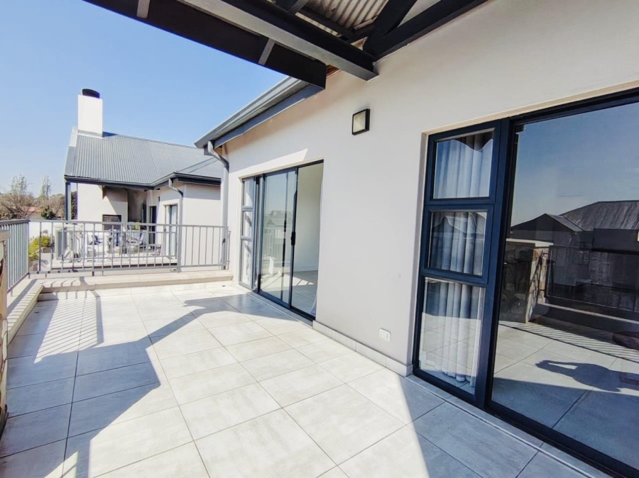 2 Bedroom Property for Sale in Waterfall Gauteng