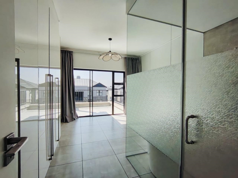 2 Bedroom Property for Sale in Waterfall Gauteng