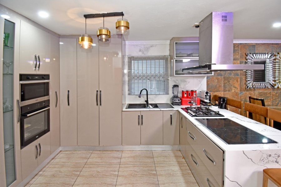 4 Bedroom Property for Sale in Erasmus Park Gauteng