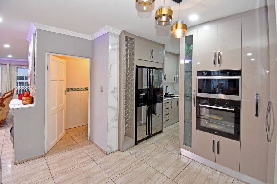 4 Bedroom Property for Sale in Erasmus Park Gauteng