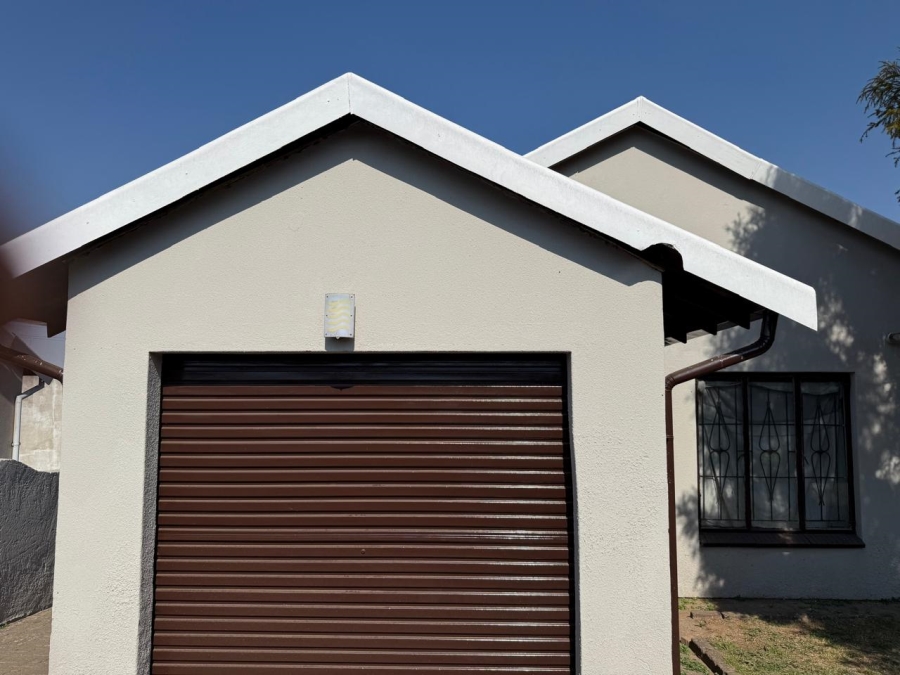 3 Bedroom Property for Sale in Roodekop Gauteng