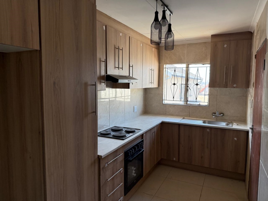 3 Bedroom Property for Sale in Roodekop Gauteng