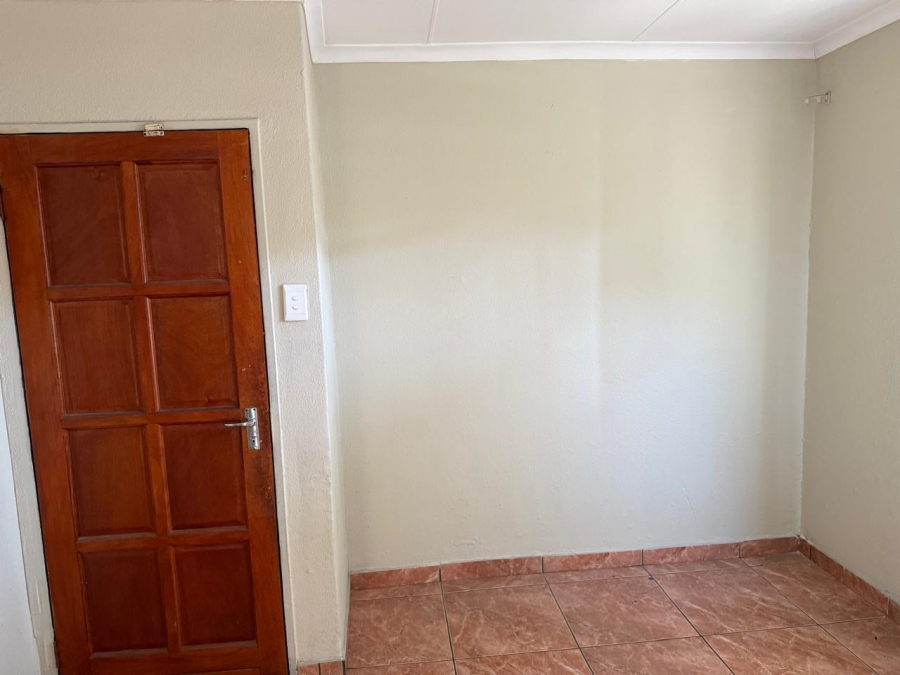 3 Bedroom Property for Sale in Roodekop Gauteng