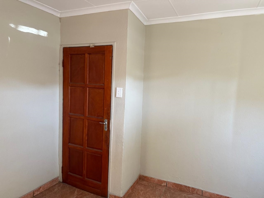 3 Bedroom Property for Sale in Roodekop Gauteng