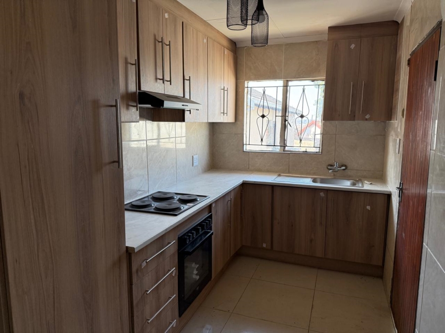 3 Bedroom Property for Sale in Roodekop Gauteng