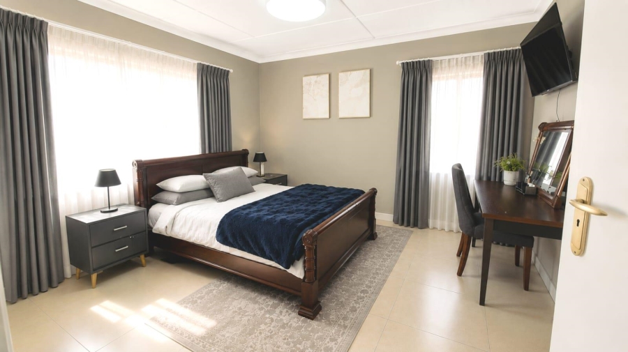 3 Bedroom Property for Sale in Linmeyer Gauteng
