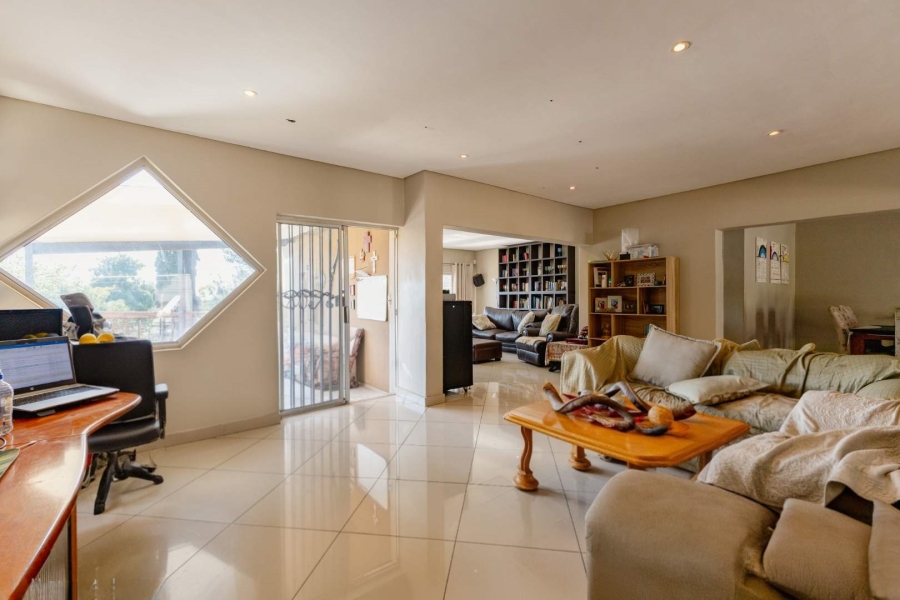 4 Bedroom Property for Sale in Waterkloof Glen Gauteng