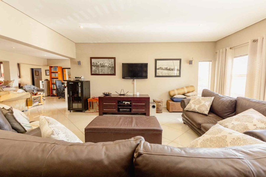 4 Bedroom Property for Sale in Waterkloof Glen Gauteng