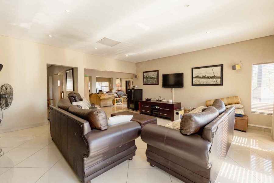 4 Bedroom Property for Sale in Waterkloof Glen Gauteng