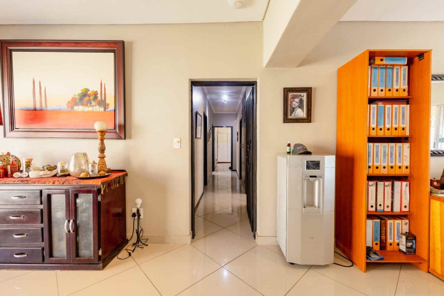4 Bedroom Property for Sale in Waterkloof Glen Gauteng