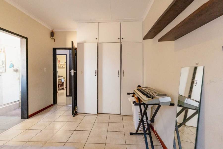 4 Bedroom Property for Sale in Waterkloof Glen Gauteng