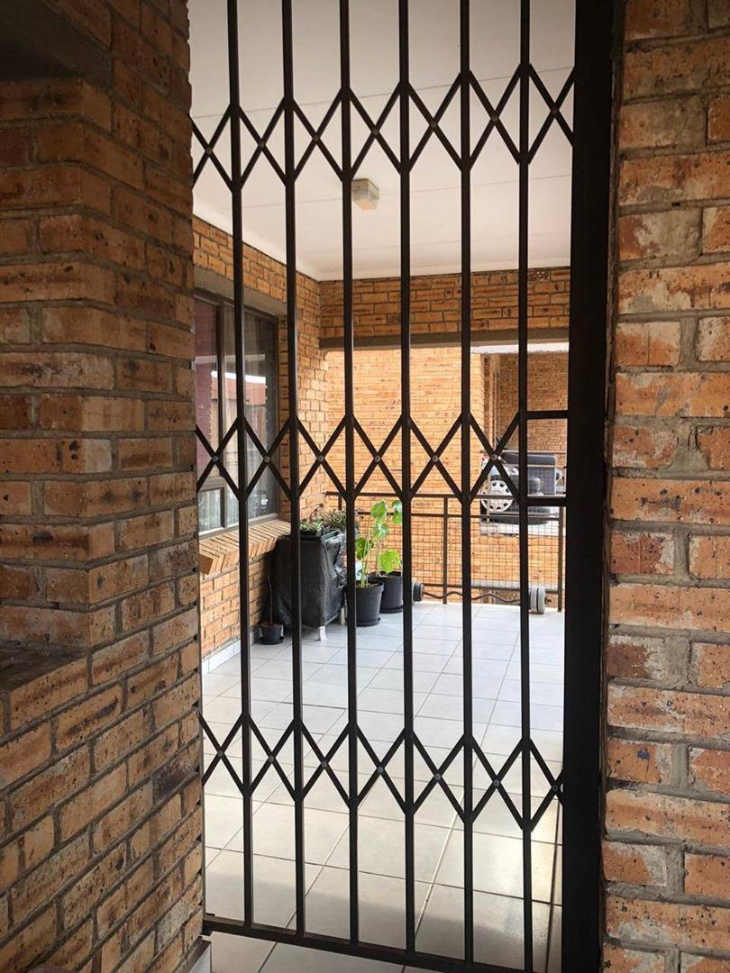 3 Bedroom Property for Sale in Cruywagenpark Gauteng