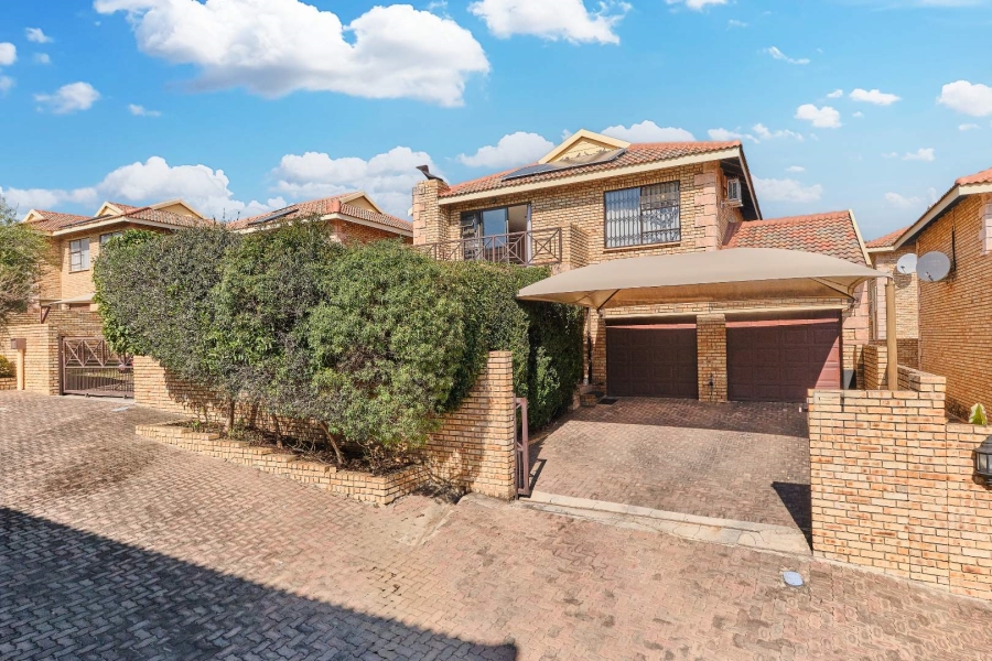 3 Bedroom Property for Sale in Noordhang Gauteng